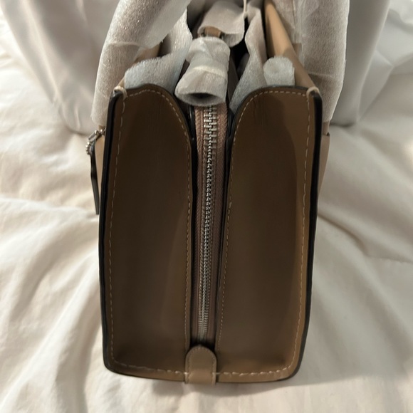 Coach light taupe Cashin 22 factory wrapped - Picture 5 of 6